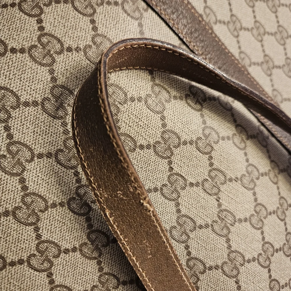 SOLD Gucci GG Supreme Tote Large - Picture 6 of 13